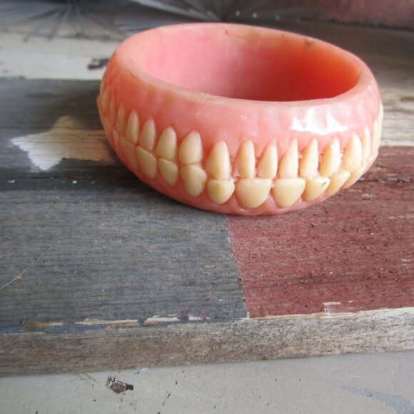 Oddity Denture bracelet Jewelry - Cult Classic Cool Goth Oddity Denture bracelet